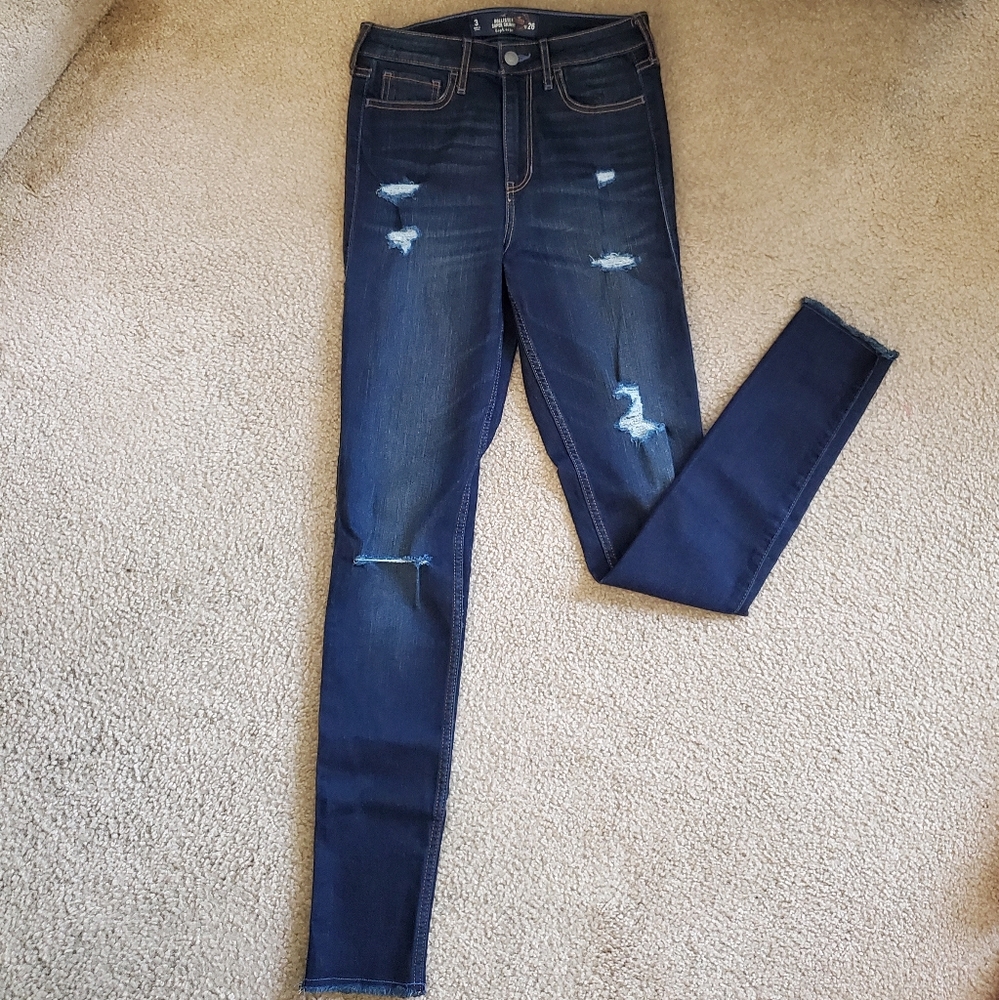 Hollister high rise destroyed skinny jeans